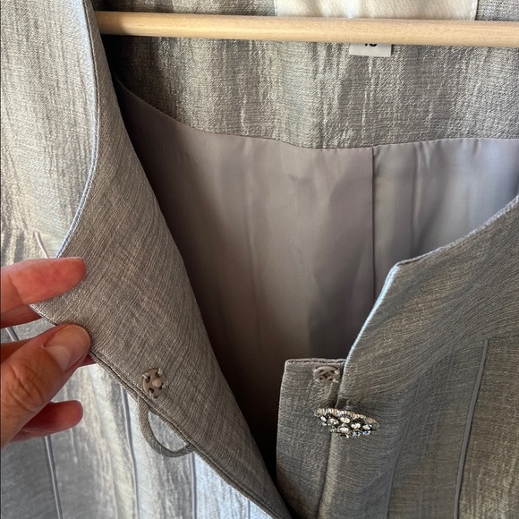 Olivianne Silver Skirt & Jacket Set Bejeweled Sz 16 Mother of the Bride - Picture 8 of 13